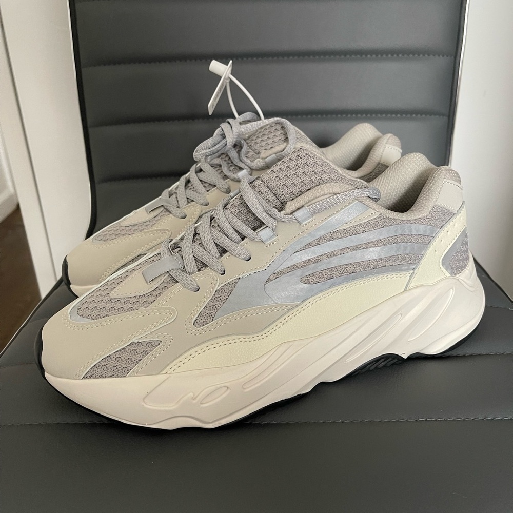 Yeezy boost  350 static v2